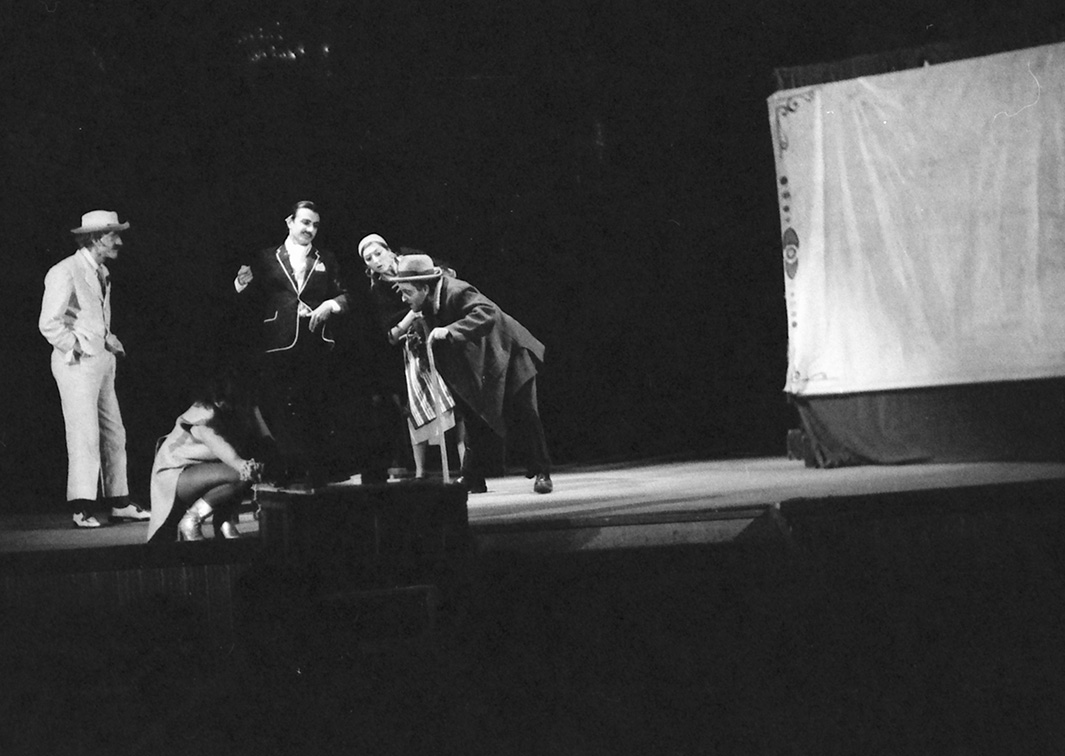 El horroroso crimen de Peñaranda del Campo, versión de J. L. Alonso de Santos sobre el texto de Pío Baroja, por Teatro Libre (1978). Fotógrafo: Beltrán. Procedencia: CDAEM.