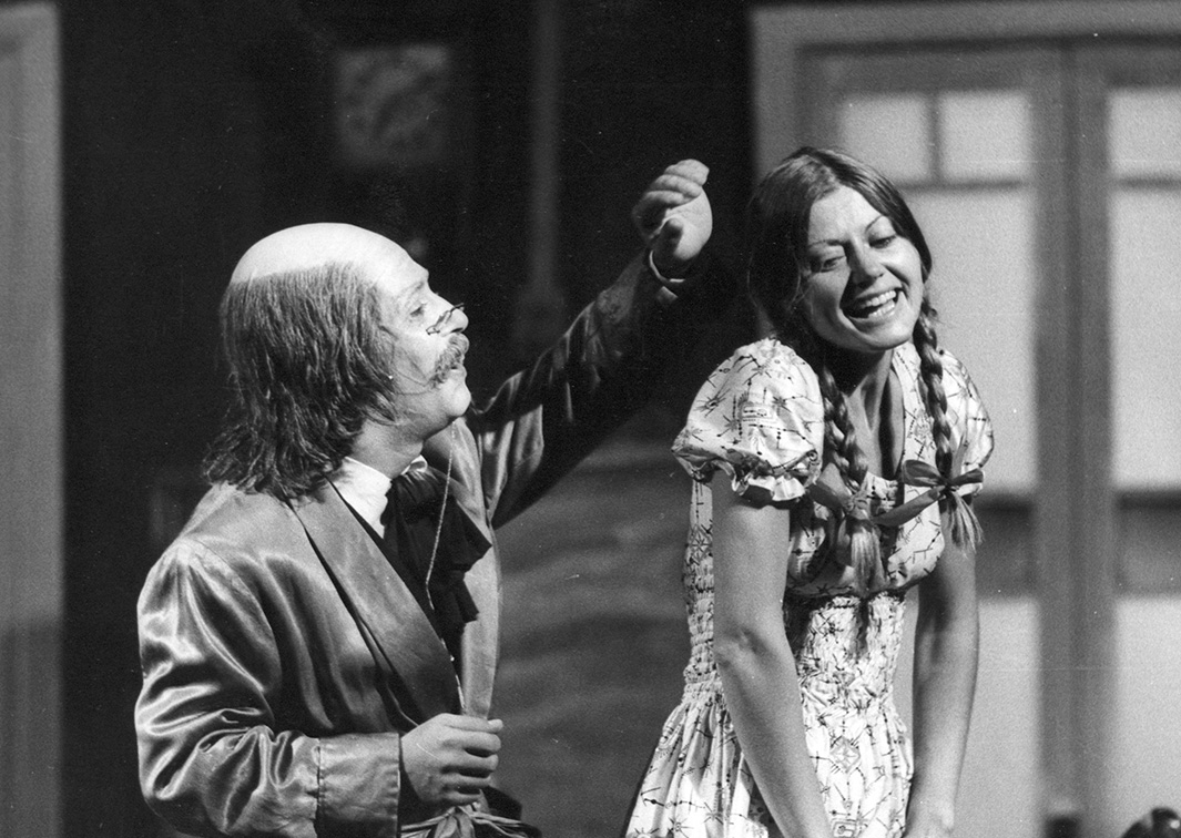 La lliçó, de Ionesco, por A-71 (1974). Fotógrafo: Alcayna. Procedencia: CDAEM.
