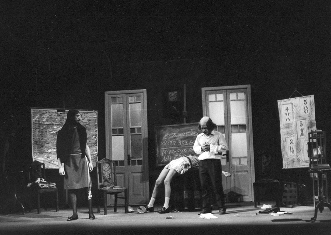 La lliçó, de Ionesco, por A-71 (1974). Fotógrafo: Alcayna. Procedencia: CDAEM.