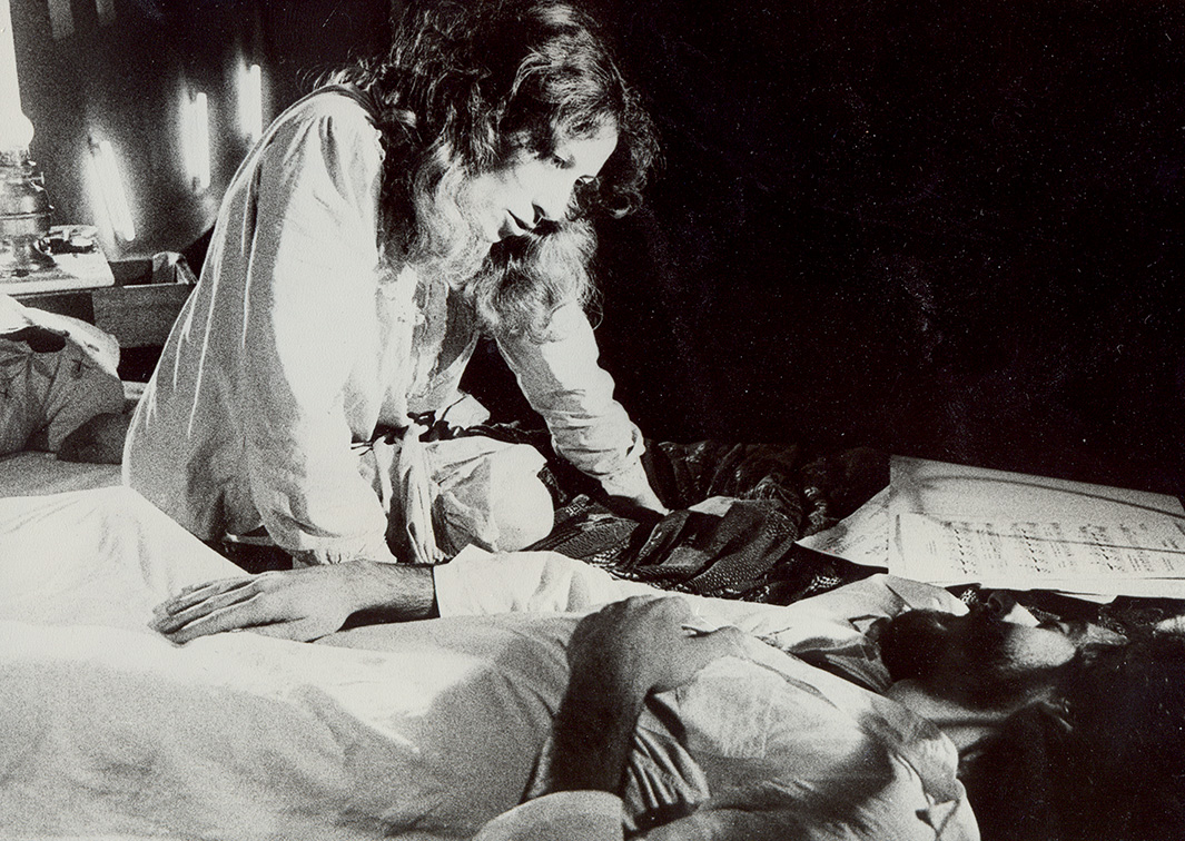 La noche de Molly Bloom, sobre textos de Joyce, por Teatro Fronterizo (1982). Procedencia: CDAEM. 