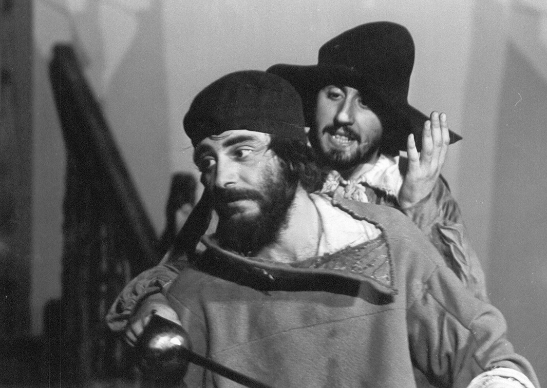 Ñaque o de piojos y actores, de José Sanchis Sinisterra, por Teatro Fronterizo (1980). Fotógrafo: Bielva. Procedencia: CDAEM.