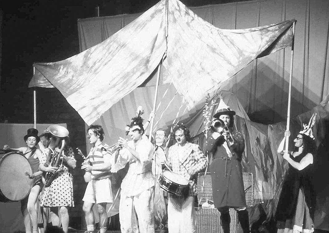 Sol, solet, de Els Comediants (1978). Procedencia: CDiMAE.