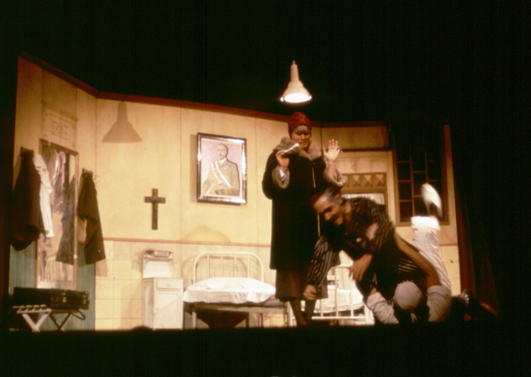 Tú estás loco, Briones, de Fermín Cabal, por la Compañía Monumental de las Ventas (1978). Procedencia: CDAEM. 