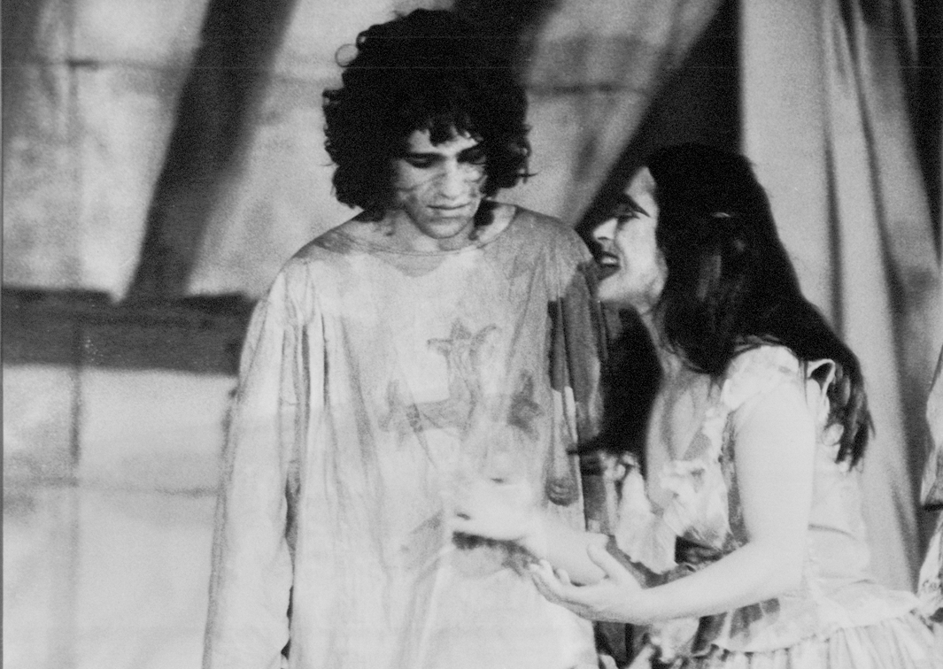 Akelarre. Banquetes de amor y risa (1980)