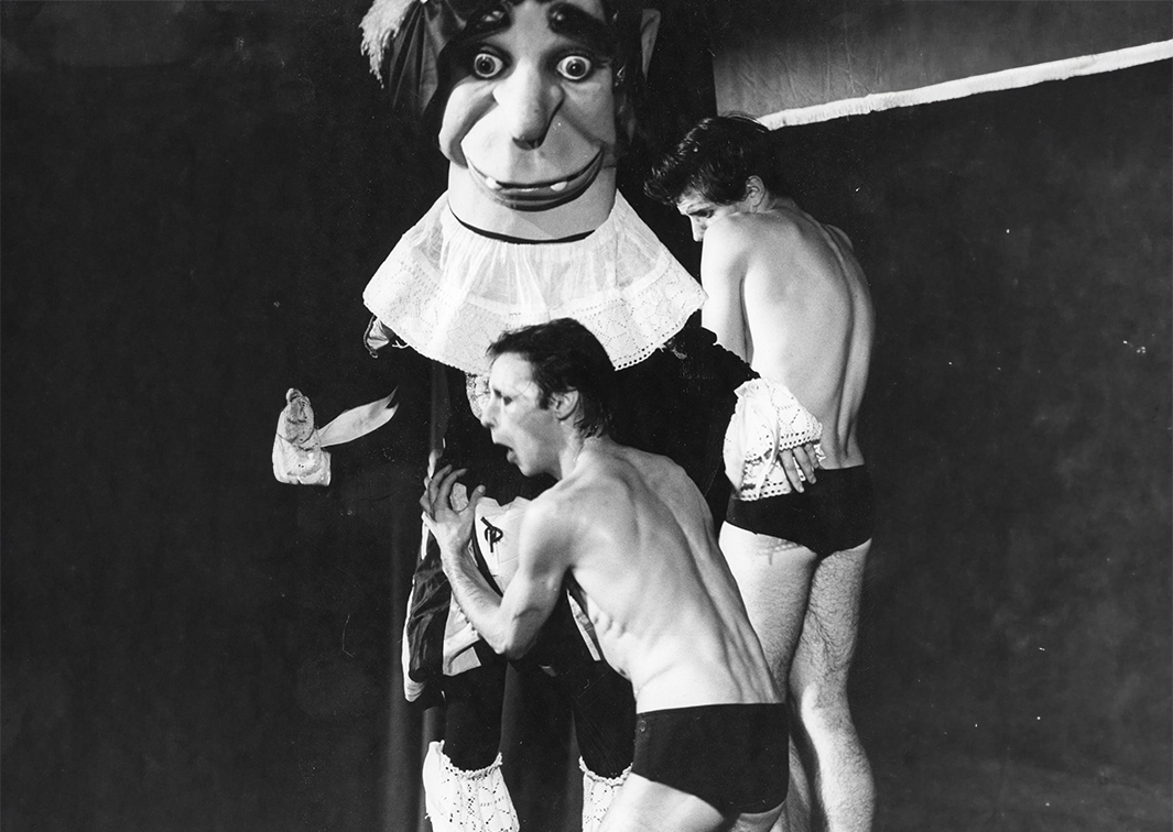 Caterva. Don Juan Tenorio, versión libre sobre el texto de José Zorrilla (1976). Fotógrafo: Federico  Ribes. Procedencia: CDAEM (legado Guía del Ocio).