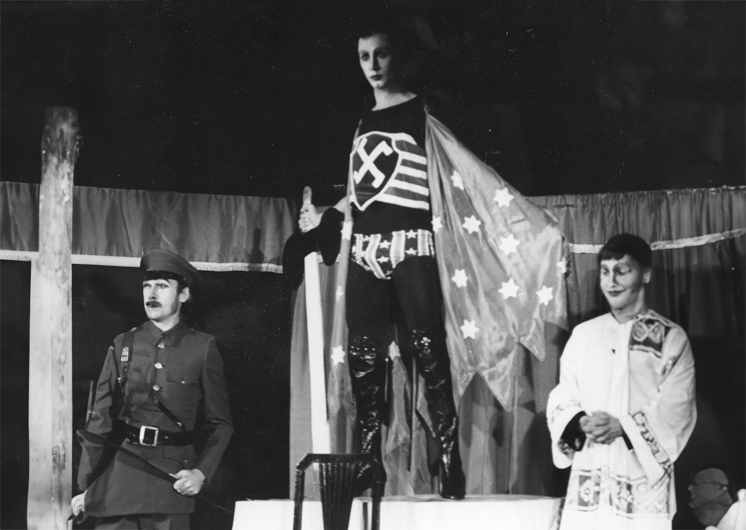 Caterva. Don Juan Tenorio, versión libre sobre el texto de José Zorrilla (1976). Fotógrafo: Federico  Ribes. Procedencia: CDAEM (legado Guía del Ocio).