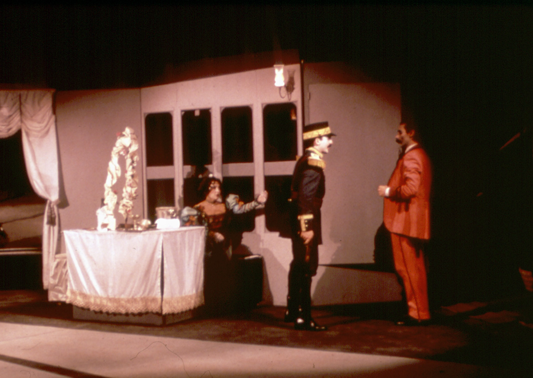 El gran filón, dramaturgia de Eduardo Benito a partir de la comedia de Tomás Rodríguez Rubí (1980). (Procedencia: CDAEM). 