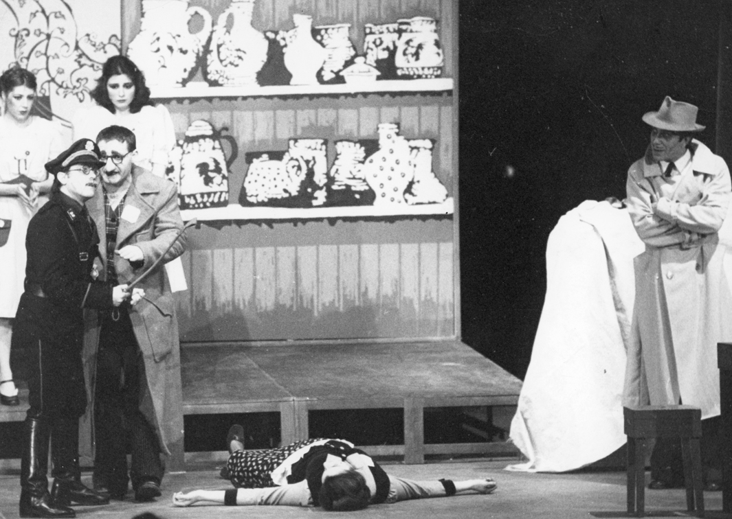 Tábano. Schweyk en la Segunda Guerra Mundial, de Bertolt Brecht (1977). Procedencia: CDAEM.