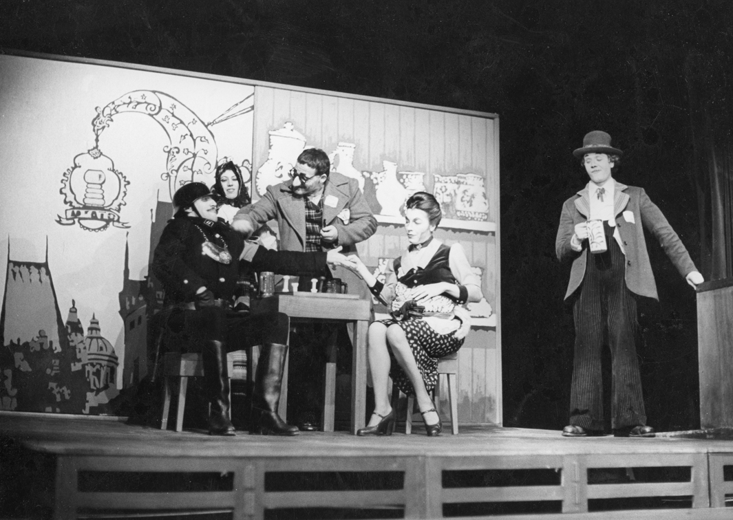 Tábano. Schweyk en la Segunda Guerra Mundial, de Bertolt Brecht (1977). Procedencia: CDAEM.