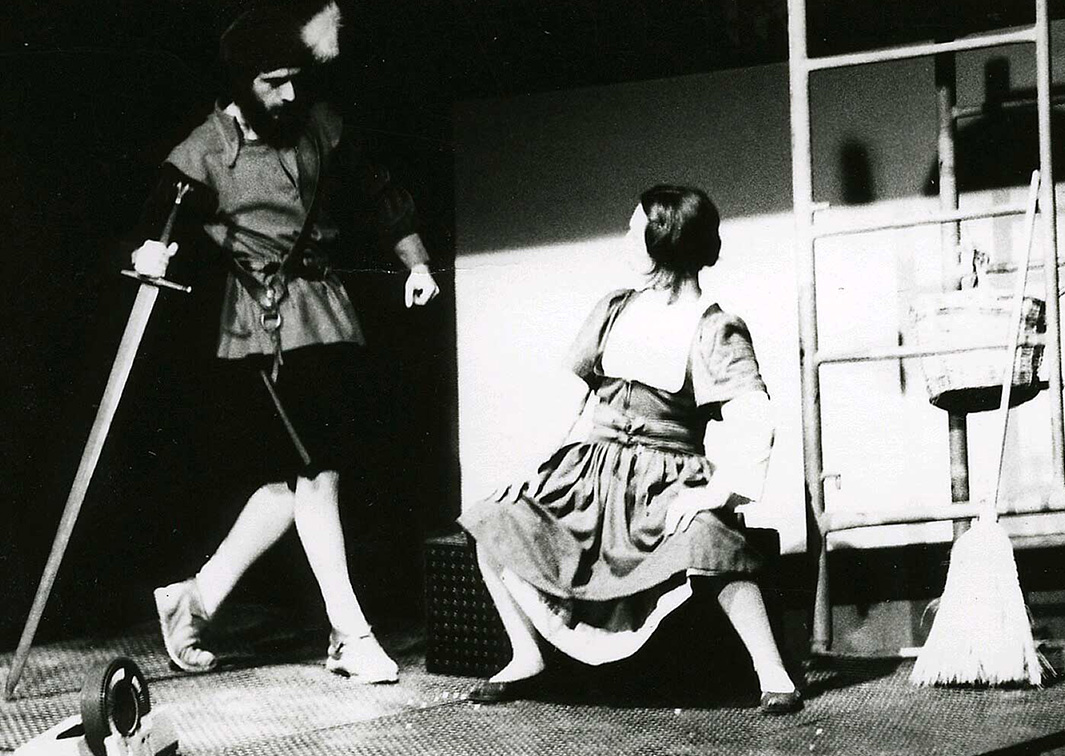 Teatro de la Ribera Sobre emigrantes, sobre textos de Ruzante, Gil Novales y Labordeta (1975). Procedencia: CDAEM.