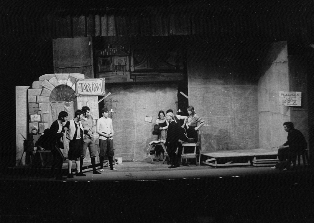 TU de Murcia. Caprichos del dolor y de la risa, sobre textos de Ramón de la Cruz, Ramón María del Valle-Inclán y autores anónimos. (1970). Procedencia: CDAEM.